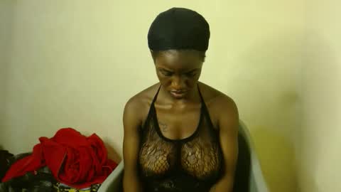 Snapshot of freaky_shamzzy chatting on 11-20-25, 08:08 shamika online show from 11-20-25, 08:08