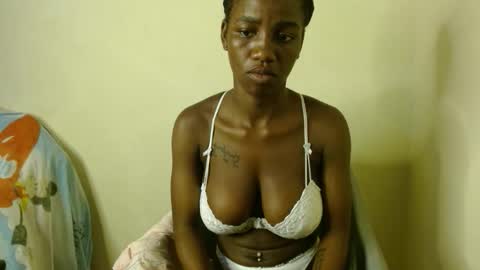 Snapshot of freaky_shamzzy chatting on 12-16-25, 03:17 shamika online show from 12-16-25, 03:17