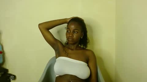 Snapshot of freaky_shamzzy chatting on 01-11-26, 04:23 shamika online show from 01-11-26, 04:23