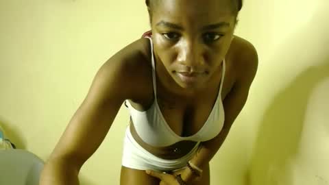 Snapshot of freaky_shamzzy chatting on 02-19-26, 12:12 shamika online show from 02-19-26, 12:12