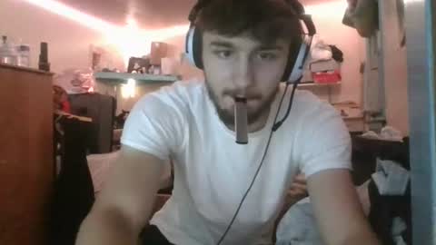 freakyboy2027 online show from 08-05-26, 06:27