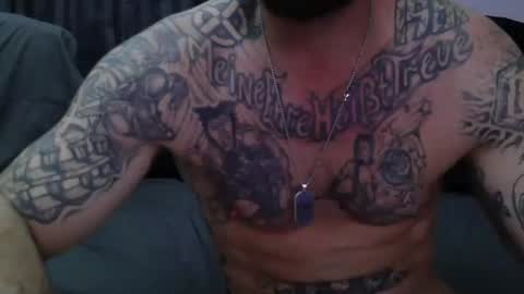 Snapshot of freakyirishcple chatting on 12-15-24, 06:40 Freakyirishcple online show from 12-15-24, 06:40