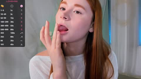 Snapshot of freckle_diyana chatting on 01-24-25, 10:51 Diyana online show from 01-24-25, 10:51