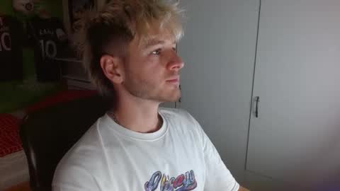 Snapshot of freddy_star chatting on 10-25-25, 10:45 Frederick Perin online show from 10-25-25, 10:45