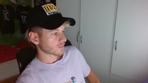 Snapshot of freddy_star chatting on 10-30-25, 07:58 Frederick Perin online show from 10-30-25, 07:58