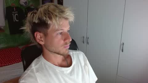 Snapshot of freddy_star chatting on 11-16-25, 12:00 Frederick Perin online show from 11-16-25, 12:00