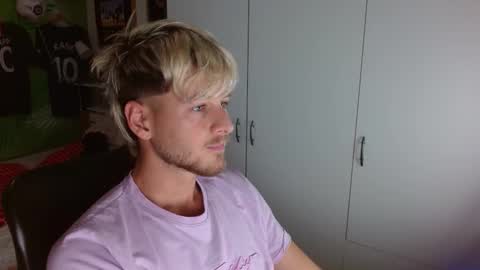 Snapshot of freddy_star chatting on 11-26-25, 07:26 Frederick Perin online show from 11-26-25, 07:26