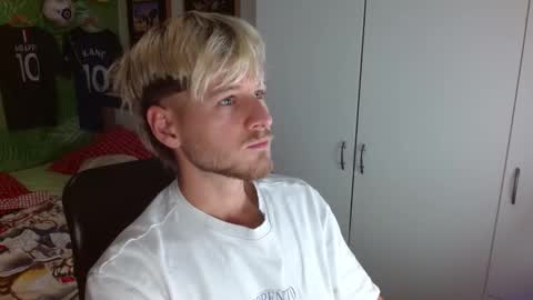 Snapshot of freddy_star chatting on 12-01-25, 12:43 Frederick Perin online show from 12-01-25, 12:43