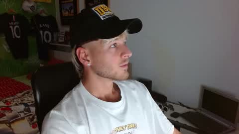 Snapshot of freddy_star chatting on 12-03-25, 09:24 Frederick Perin online show from 12-03-25, 09:24