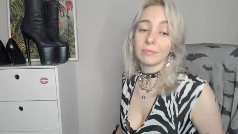 Anne online show from 06-10-26, 07:07