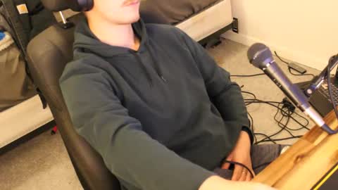 freeforyourpleasure online show from 11-18-25, 04:39