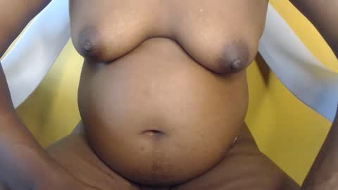 Snapshot of freelady1011 chatting on 02-12-26, 02:34 babyyo online show from 02-12-26, 02:34