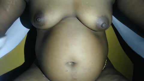 Snapshot of freelady1011 chatting on 02-15-26, 03:58 babyyo online show from 02-15-26, 03:58