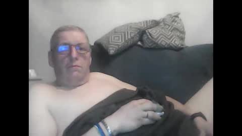 Snapshot of frefredo chatting on 03-03-26, 07:42 fred online show from 03-03-26, 07:42