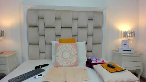 Frehia   online show from 09-28-25, 03:06