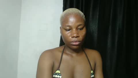 frekkymorelle online show from 02-11-25, 08:26