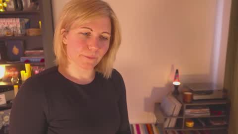 Louise or Lou 3 online show from 01-10-25, 02:45