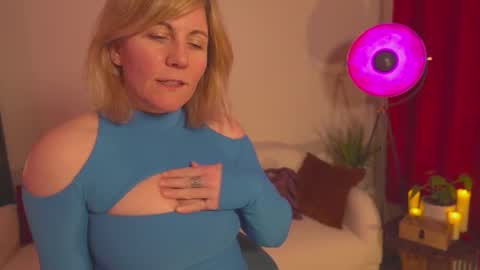 Louise or Lou 3 online show from 03-05-25, 07:17