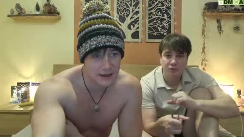 French Horny Bibs online show from 01-15-26, 08:45