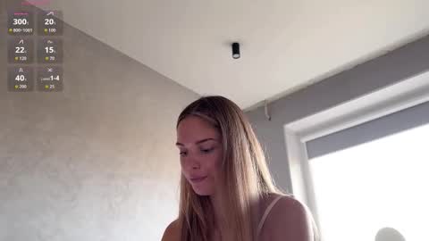 Snapshot of frenzyfoxs chatting on 10-05-25, 10:24 Jason and Sonya online show from 10-05-25, 10:24