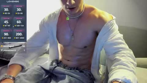 Snapshot of fresh_b1ood chatting on 11-24-25, 07:46 Alex or Andrzej online show from 11-24-25, 07:46