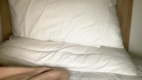 Snapshot of freshmanxxl chatting on 11-19-25, 01:55 freshman imonyou98 online show from 11-19-25, 01:55