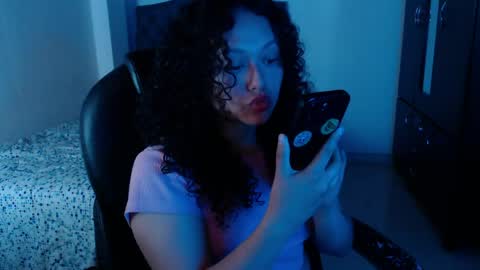 Louise  online show from 05-14-26, 04:47
