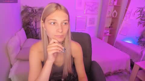 Laura online show from 07-27-26, 08:43