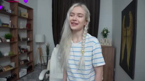 Freya online show from 03-22-26, 07:17