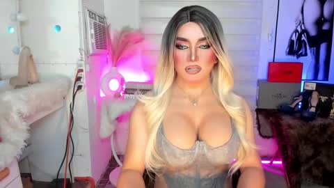 Snapshot of freya_lovestocum chatting on 09-09-25, 02:22 Miss Frea  online show from 09-09-25, 02:22