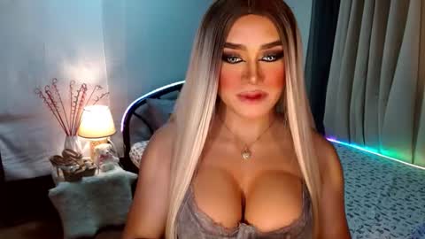 Snapshot of freya_lovestocum chatting on 10-06-25, 11:02 Miss Frea  online show from 10-06-25, 11:02