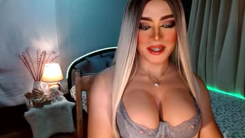 Snapshot of freya_lovestocum chatting on 10-08-25, 12:30 Miss Frea  online show from 10-08-25, 12:30