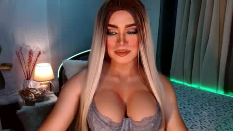 Snapshot of freya_lovestocum chatting on 10-09-25, 12:30 Miss Frea  online show from 10-09-25, 12:30