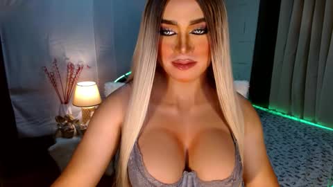 Snapshot of freya_lovestocum chatting on 10-14-25, 08:20 Miss Frea  online show from 10-14-25, 08:20