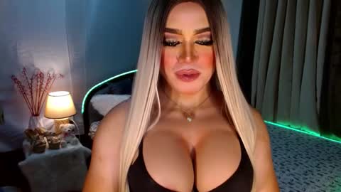 Snapshot of freya_lovestocum chatting on 10-23-25, 07:01 Miss Frea  online show from 10-23-25, 07:01