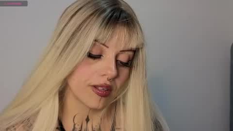 freyaa_sorceress online show from 07-01-26, 06:48
