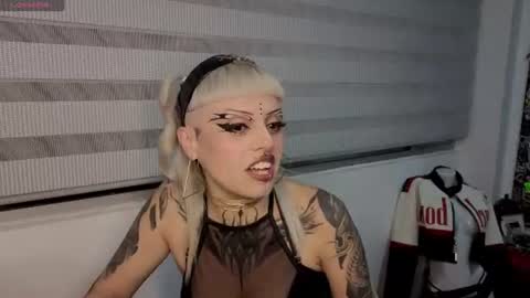 freyaa_sorceress online show from 07-21-26, 02:47