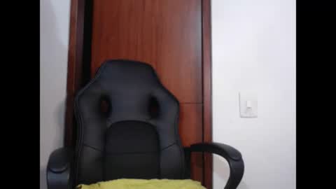Snapshot of freyjashine_x chatting on 10-14-25, 11:22 FREYJA LOREN online show from 10-14-25, 11:22