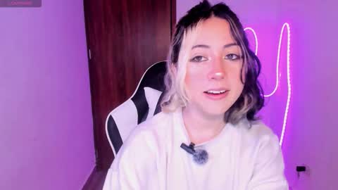 frida_lassi_ online show from 11-30-25, 09:30