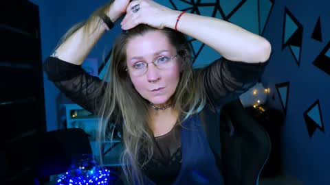 Frida Tander online show from 12-25-24, 12:37