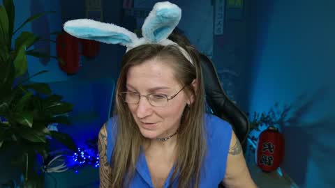 Frida Tander online show from 12-31-24, 01:08