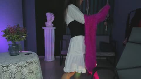 Frida Tander online show from 01-08-25, 03:17