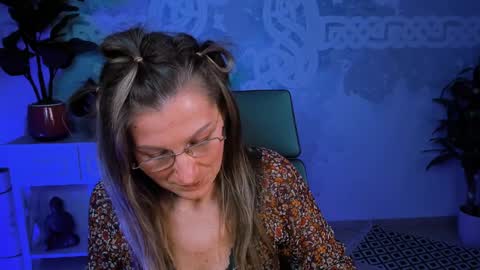 Frida Tander online show from 01-30-25, 03:08