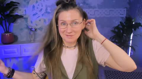 Frida Tander online show from 02-07-25, 02:37