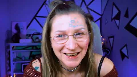 Frida Tander online show from 02-16-25, 04:10