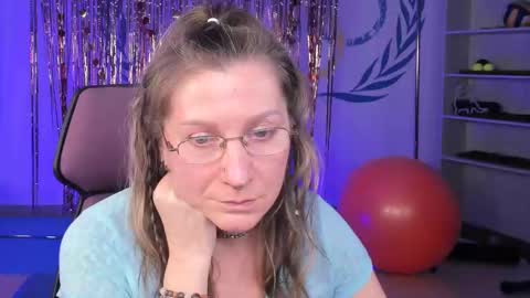 Frida Tander online show from 02-24-25, 03:20