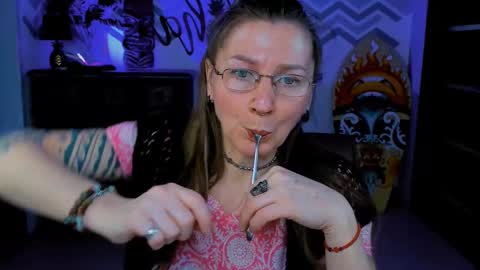 Frida Tander online show from 02-28-25, 09:04