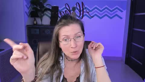 Frida Tander online show from 03-10-25, 06:23