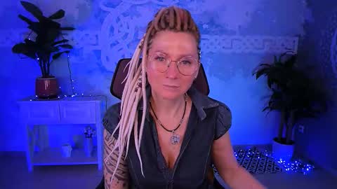 Frida Tander online show from 03-21-26, 07:35