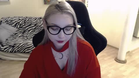 Snapshot of fromsun_forsoul chatting on 12-06-24, 05:42 Lilith online show from 12-06-24, 05:42